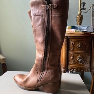 Size 9 dark brown leather boots by Born